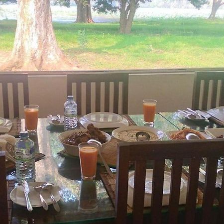 Crocodile Park Bungalow Kataragama Bagian luar foto